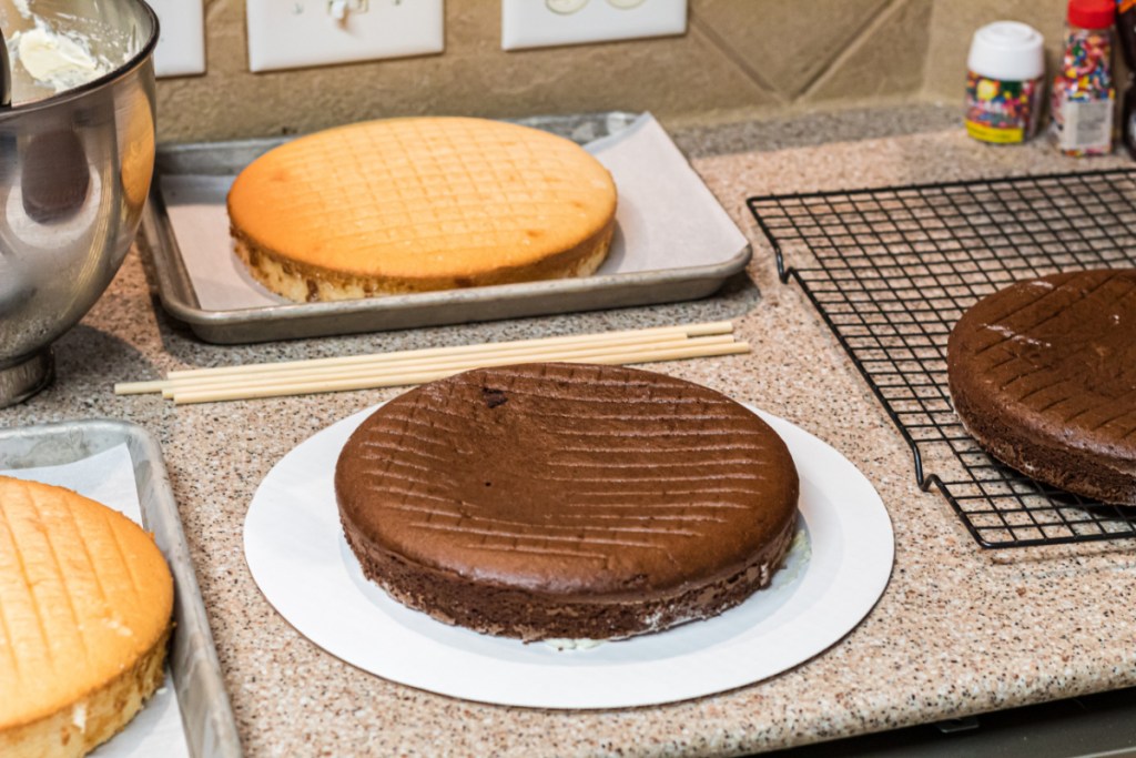 cake layers cooling