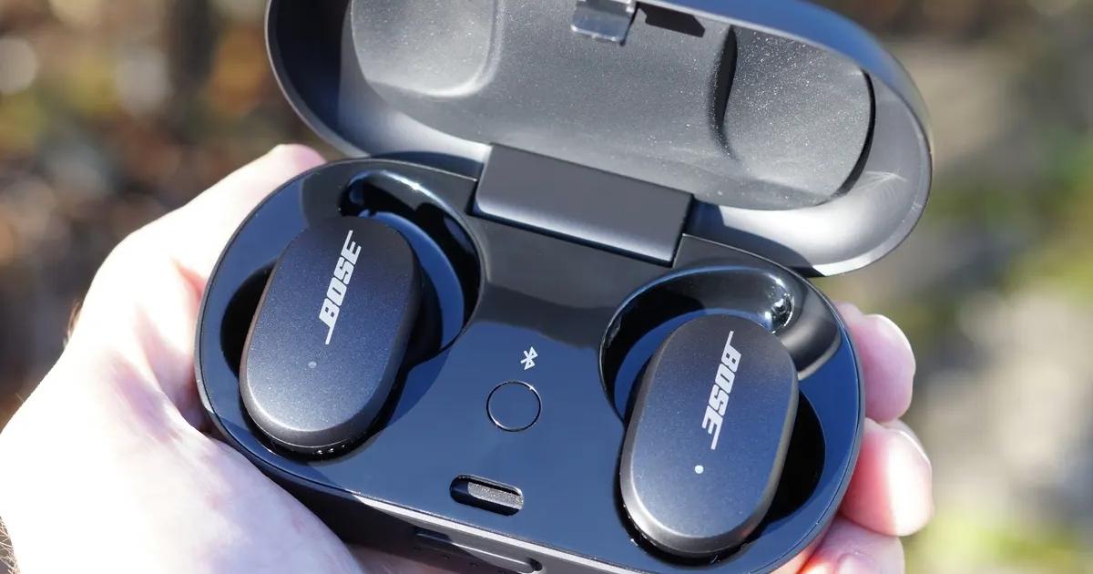 bose quietcomfort wireless earbuds in case