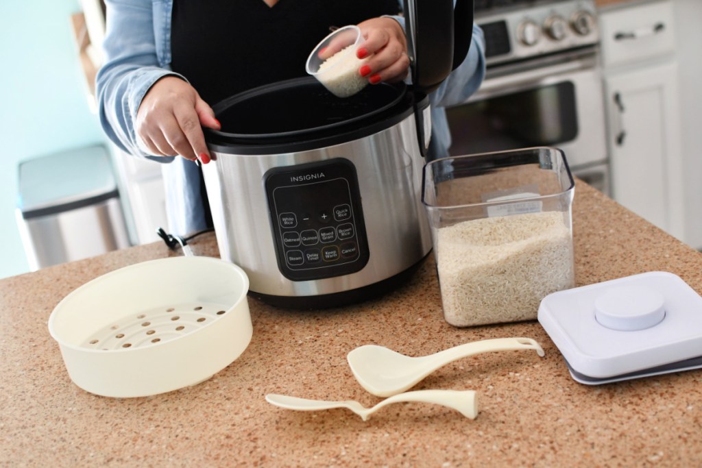 making rice with signia rice cooker