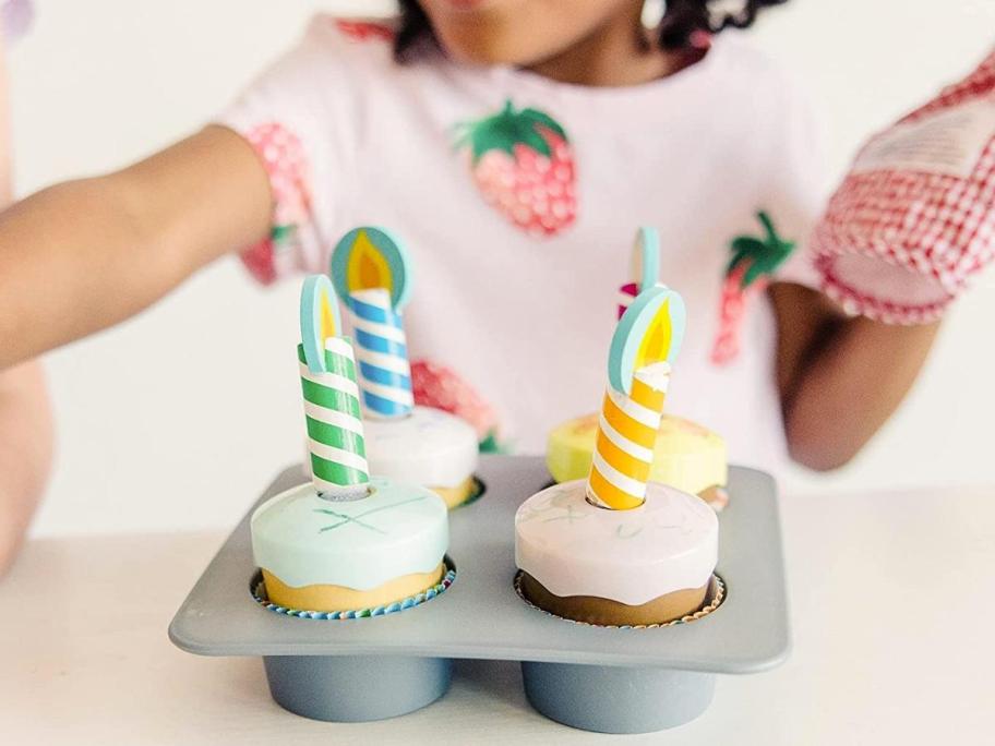 Melissa & Doug Bake and Decorate Wooden Cupcake Play Food Set