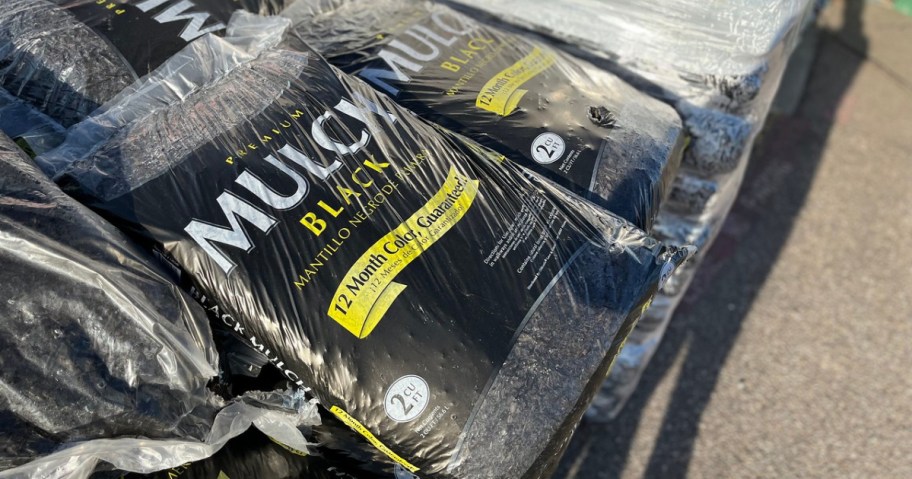 black mulch bag