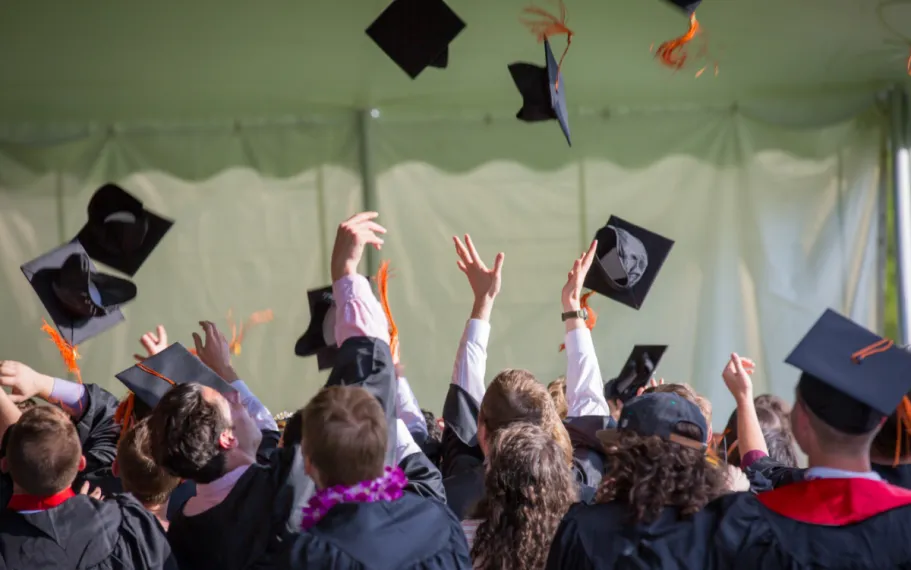 Best Freebies for Graduates in 2025 | Free Food, Gift Cards, Memberships & More!