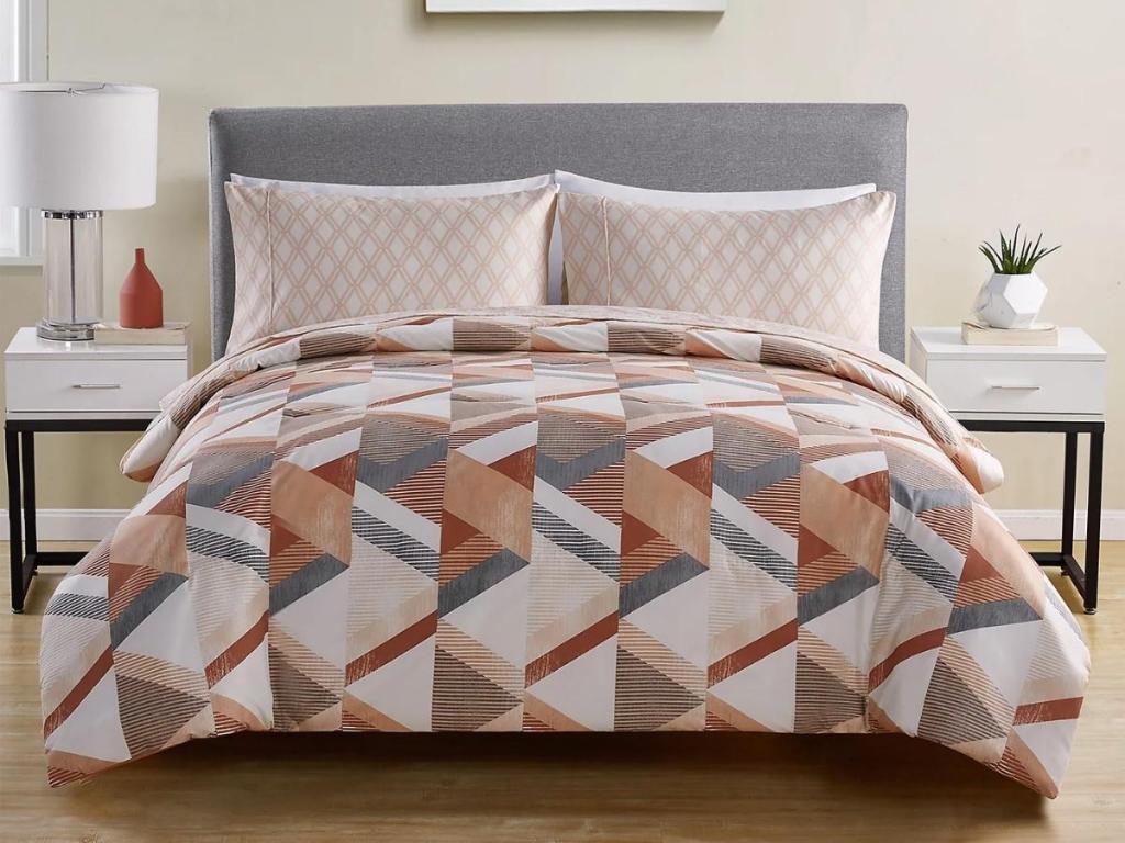 VCNY Home Kasper 4-Piece Twin XL Comforter and Sheet Set