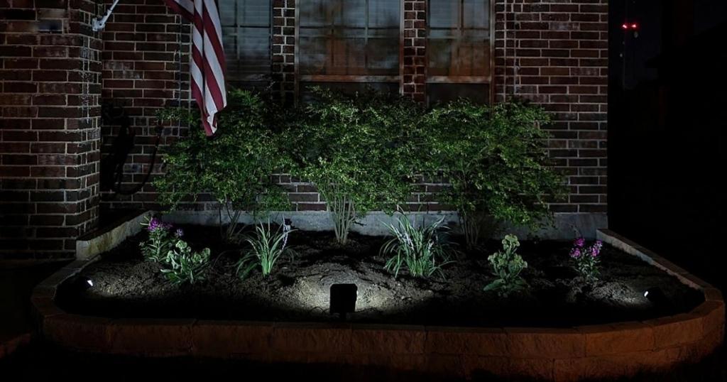 Nesenni Outdoor Solar Spot Lights 3-Packs