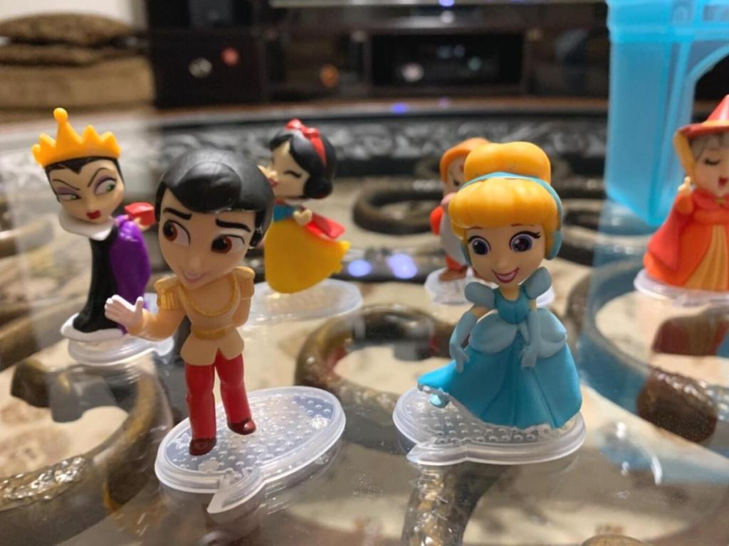 Disney Princess Comics Adventure Discoveries Collection Doll Set
