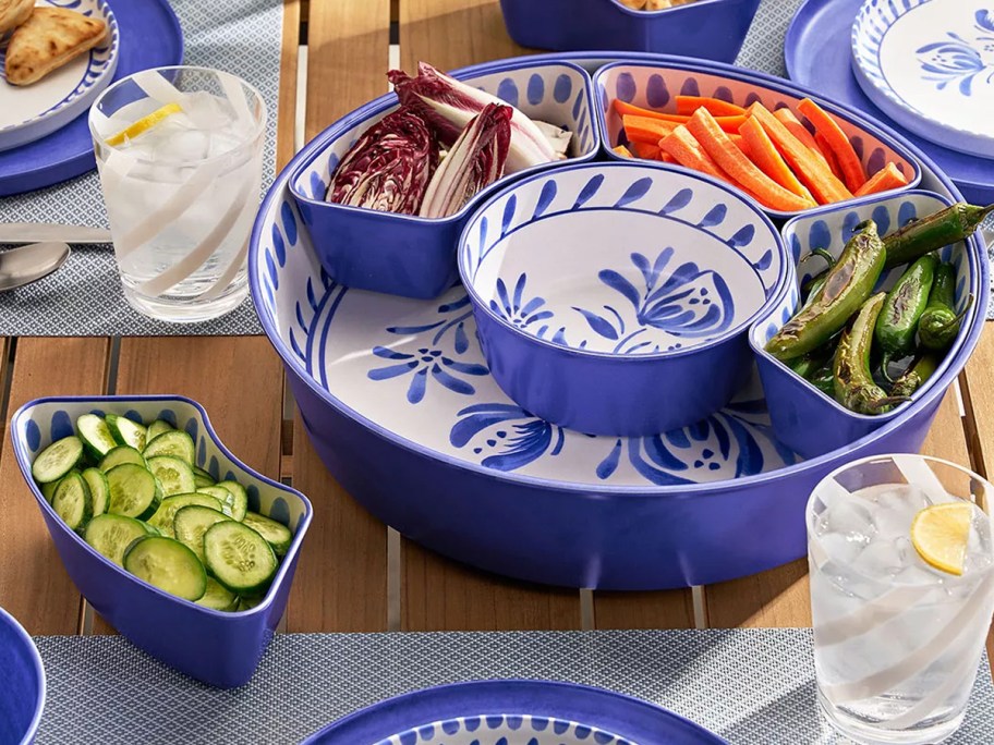 Member's Mark Bamboo Melamine 6-Section Serving Platter with Lazy Susan Base and Storage Lid