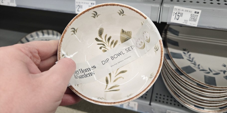 hand holding dip bowl set 