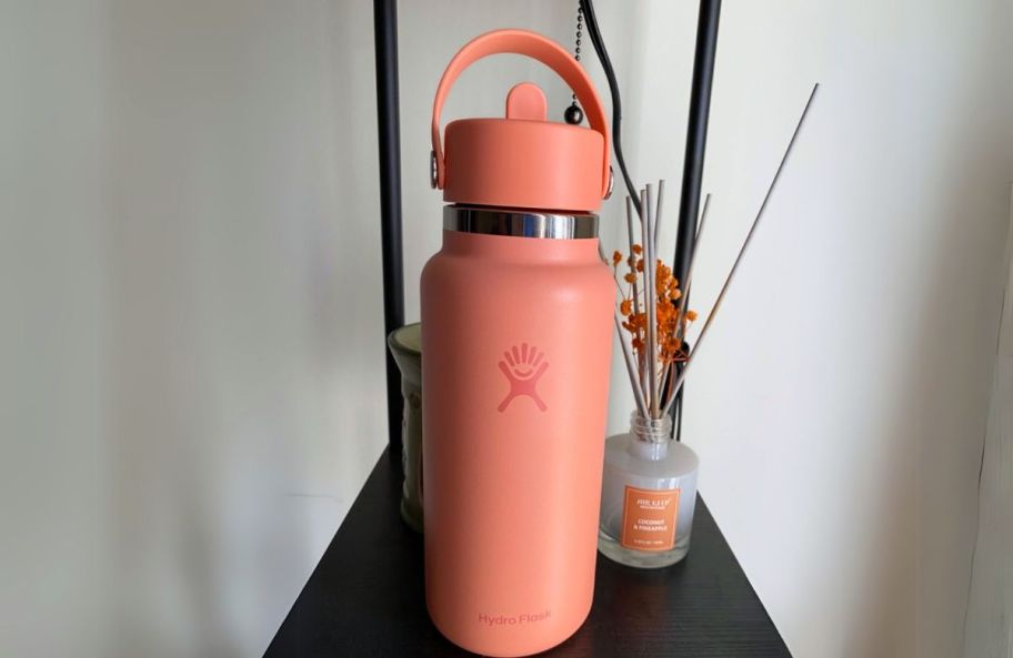 a 40oz hydro flask water bottle