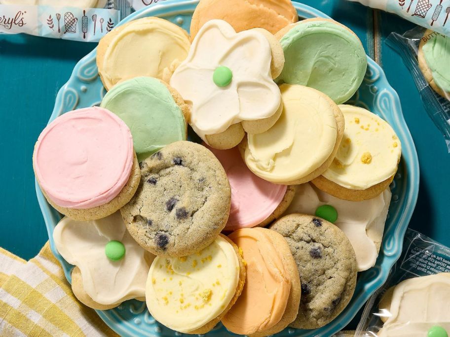 A plate of Cheryl Fruit Flavor Cookies