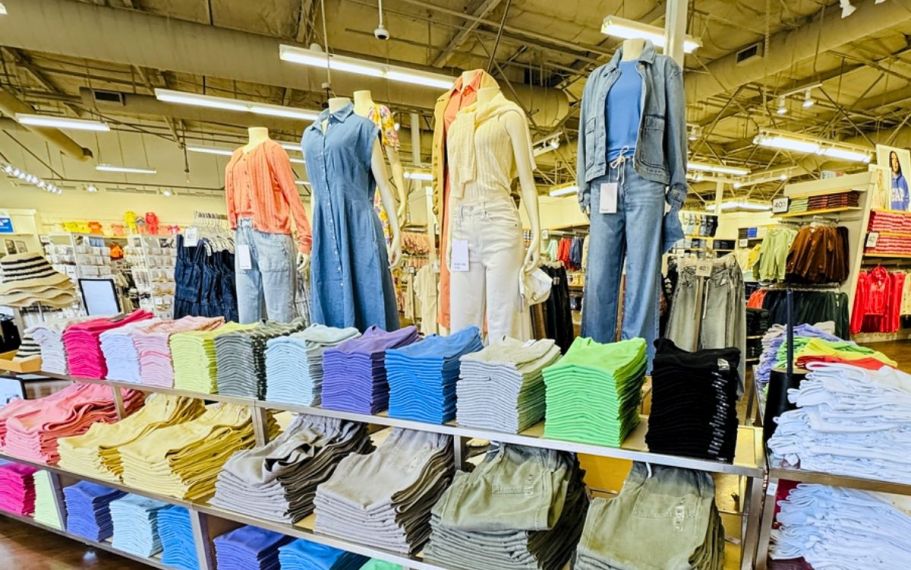 Up to 75% Off Gap Factory + Stacking Coupons = Women’s Graphic Tees Only $6.40 Shipped!