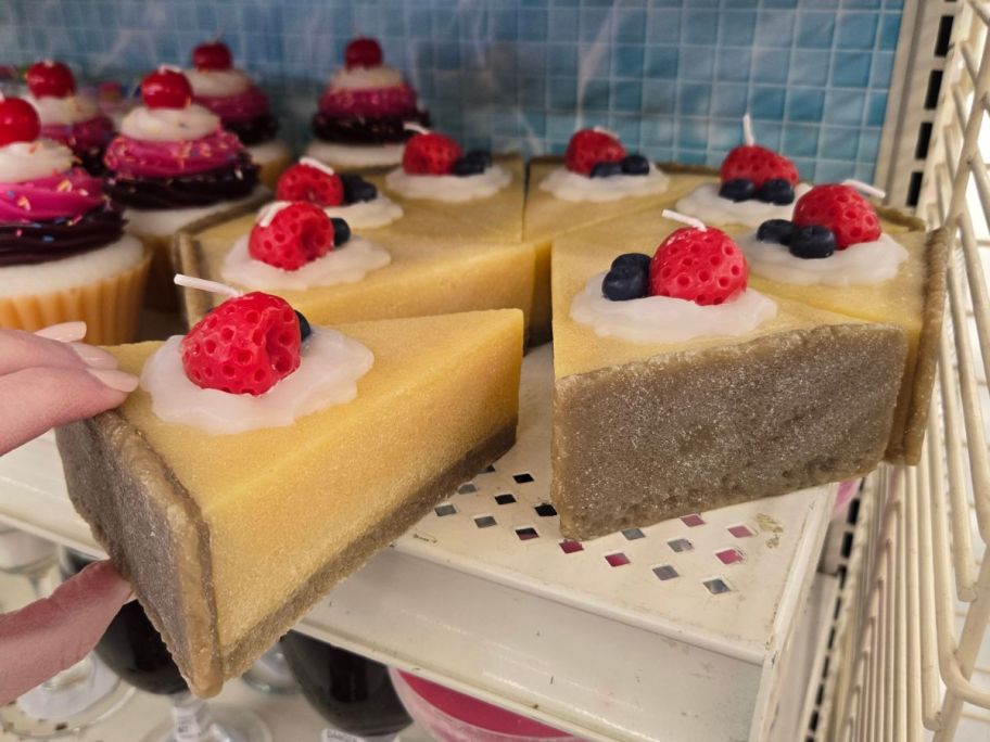 A candle that looks like a cheesecake