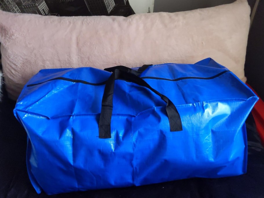 heavy-Duty-Extra-Large-Moving-Bag-in-blue.