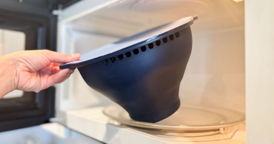 Tupperware Poppercorn Popper Being removed from a microwave