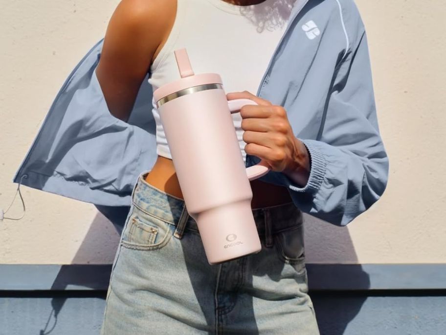 woman holding ENCOOL 40oz Tumbler w/ Handle & Flip Straw in Cotton Candy outside
