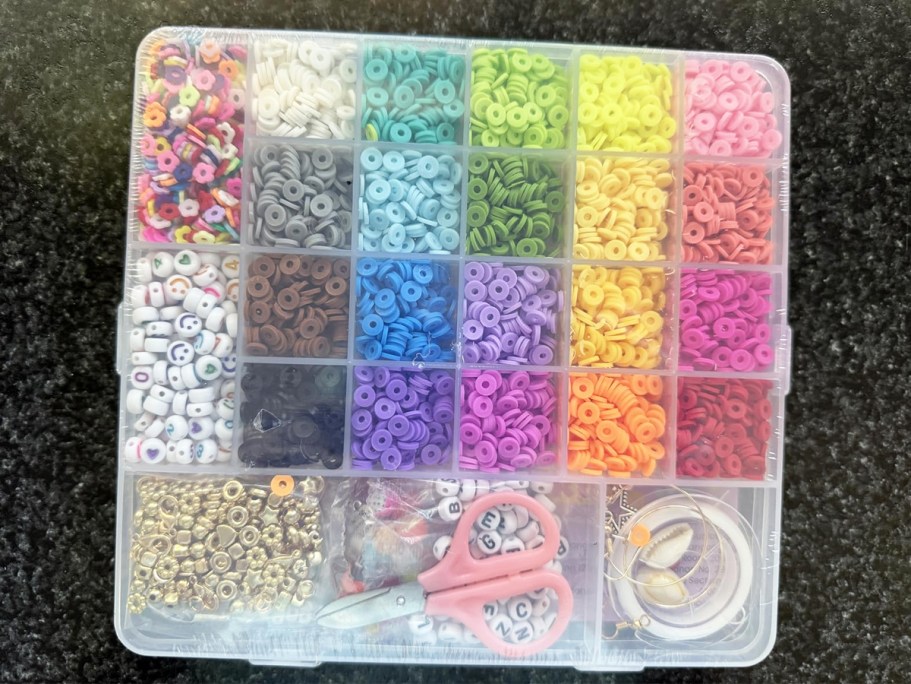 Huge 5,000 Piece Bracelet Making Kit Only $3 on Amazon