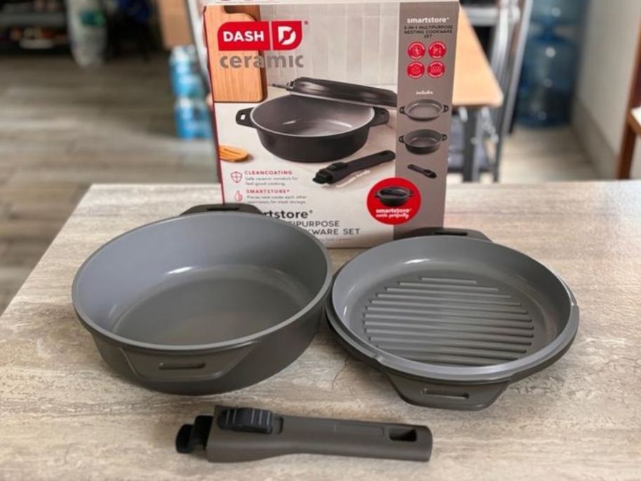 A Dash SmartStore Multipurpose cookware set