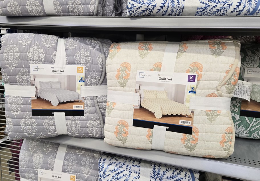 quilt sets on store shelf
