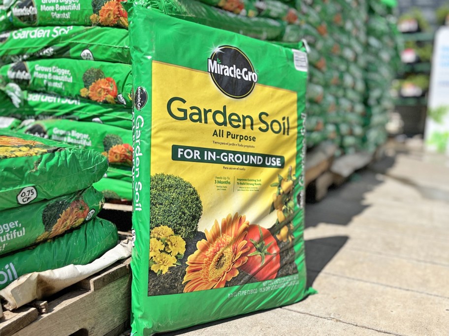 green and yellow bag of Miracle-Gro 0.75-cu ft Garden Soil