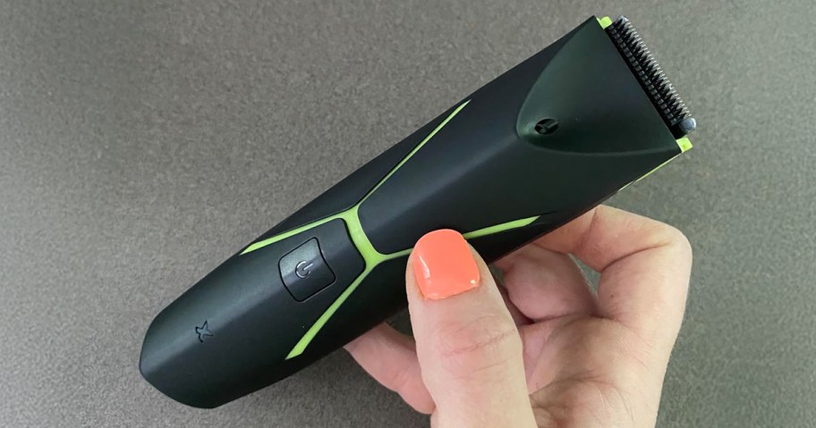 hand holding a mens personal trimmer