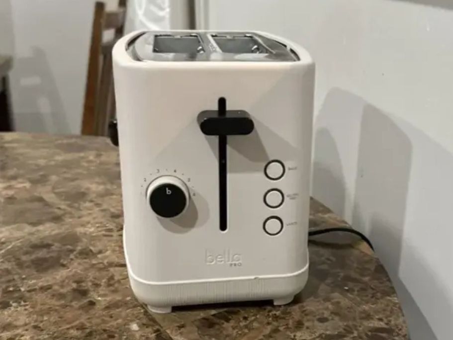 Bella 2-Slice Toaster Just $14.99 Shipped on BestBuy.com (Reg. $50)